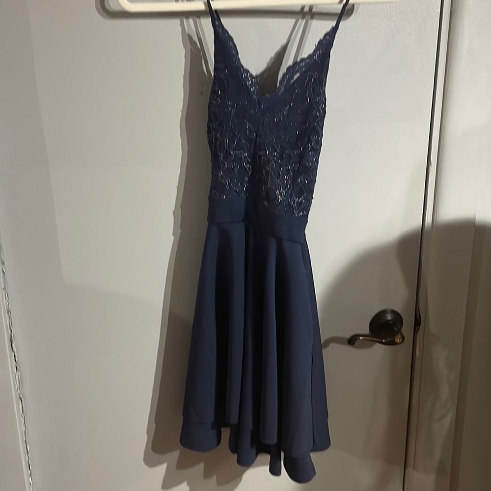 Cute homecoming dress. Has pockets!